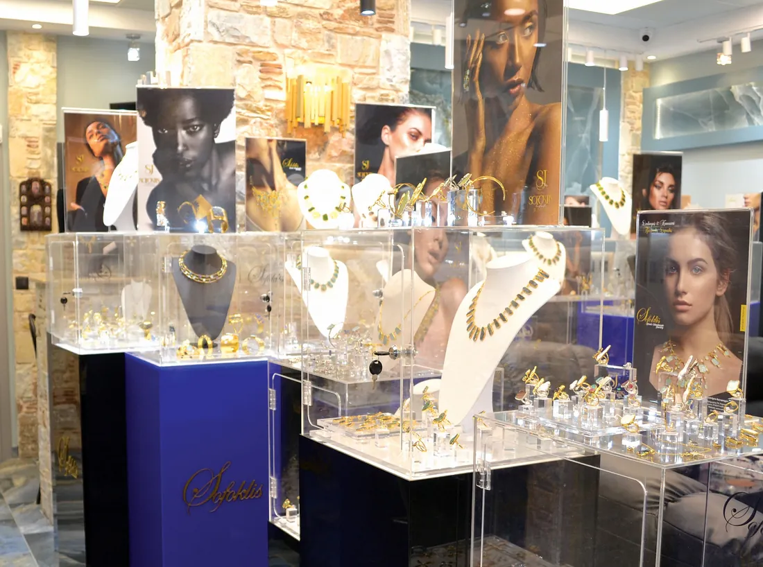 Επιλεγμένες δημιουργίες στο showroom Sofoklis